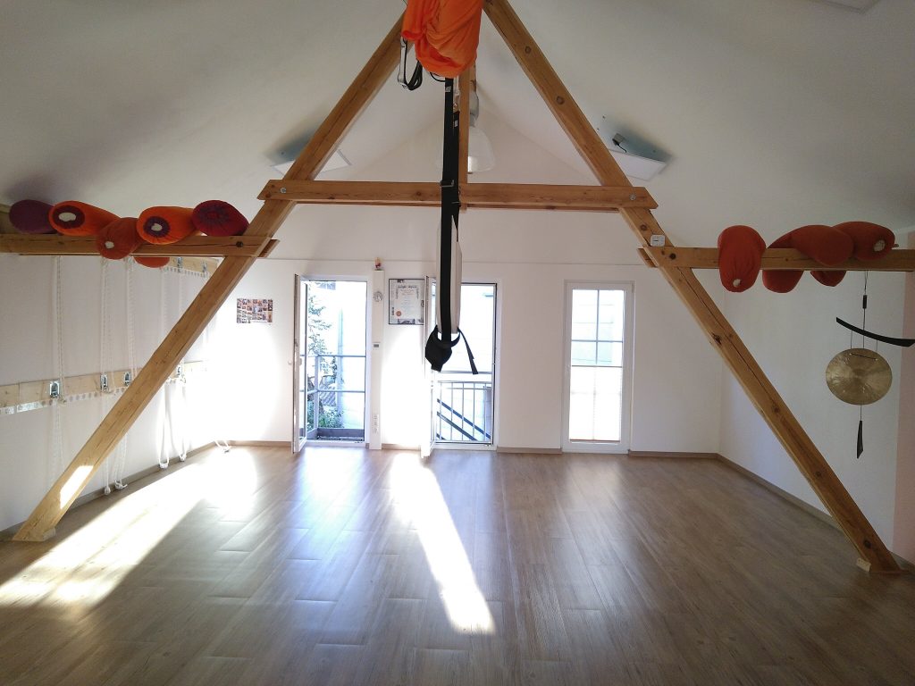 Yogaraum im Sonnenschein